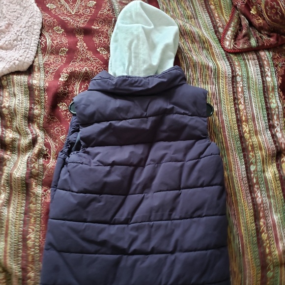 Vest - Picture 3 of 3